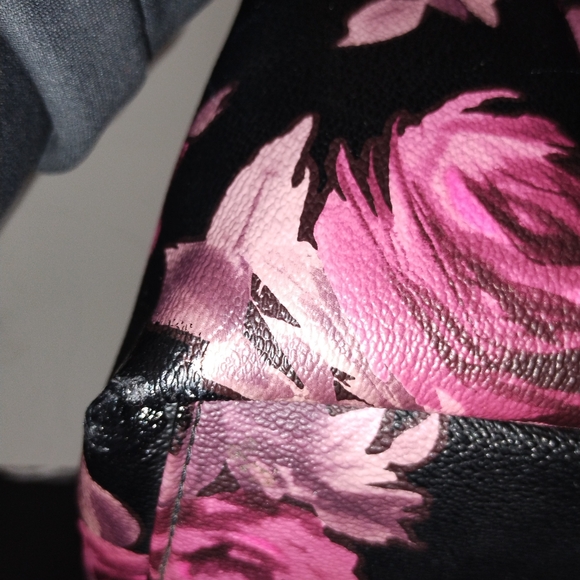 Kate Spade Tote - Picture 9 of 11